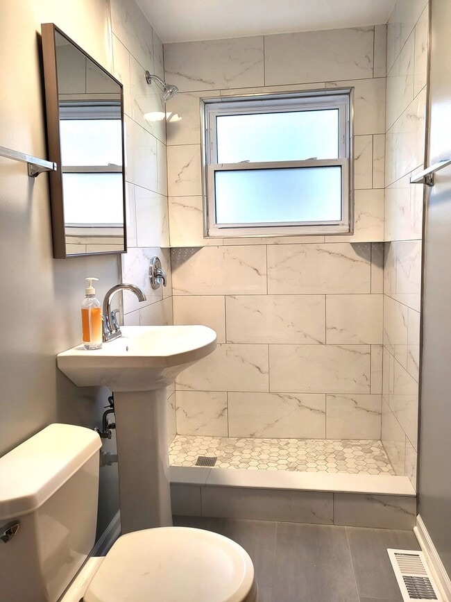 Building Photo - 3950 Crain St