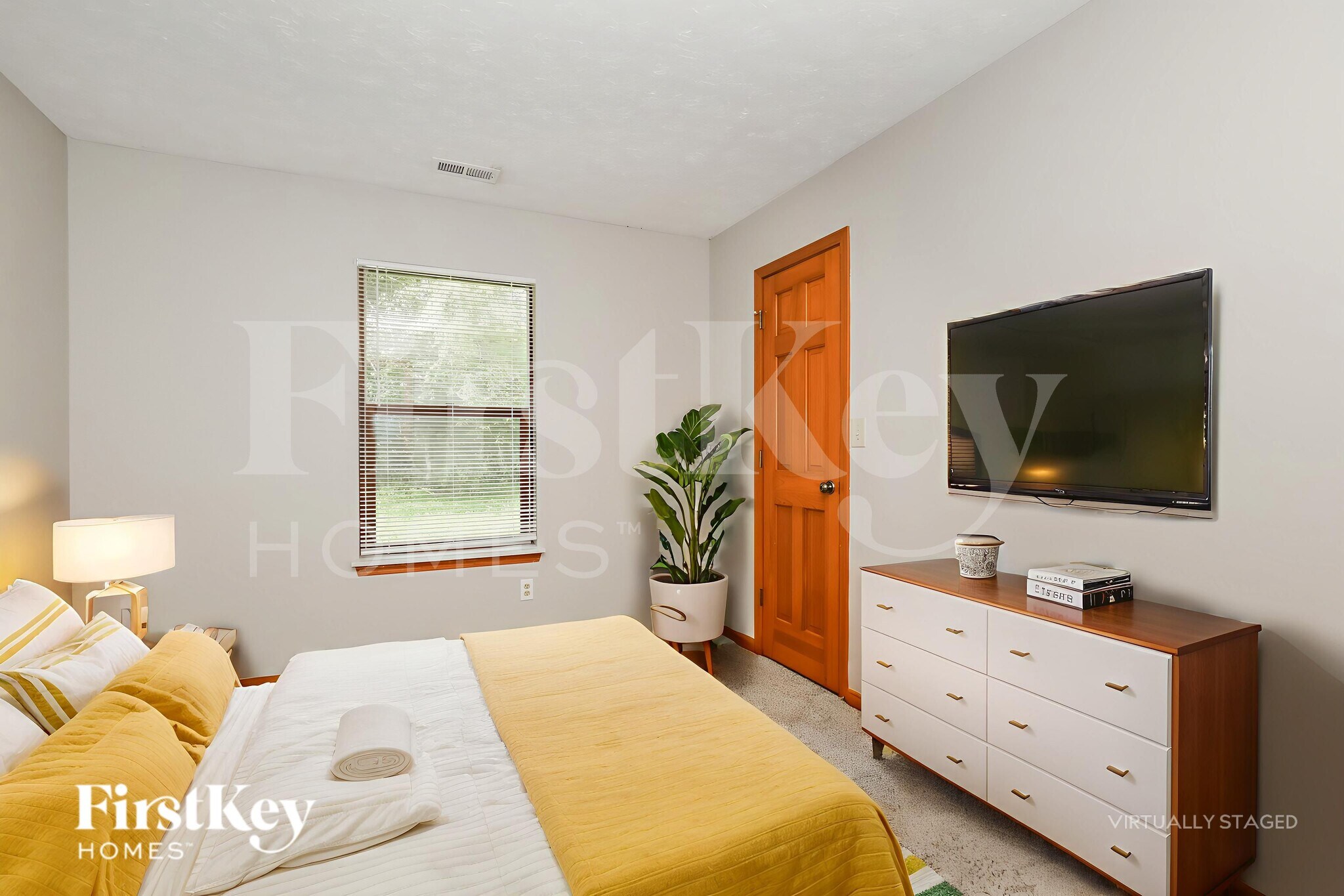 Building Photo - 6824 Oak Lake Dr