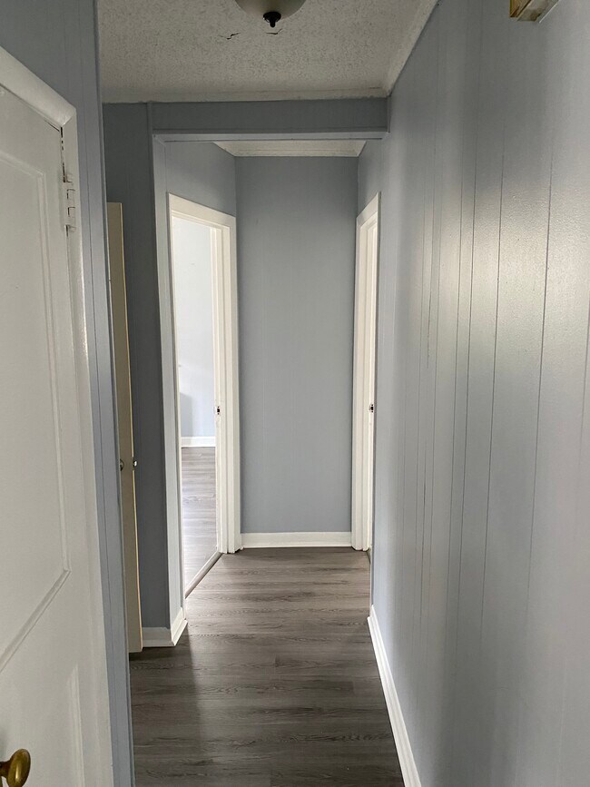 Building Photo - 6254 Everett Ave