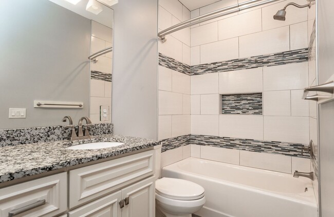 Building Photo - Home on Ladies Island