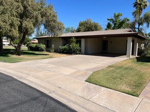 Building Photo - 522 Leisure World