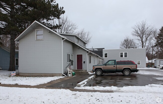 Building Photo - Appletree Apartments