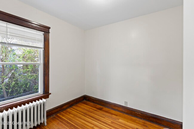 Building Photo - 831 Washington Ave