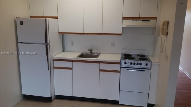 Building Photo - 1400 SW 124th Terrace