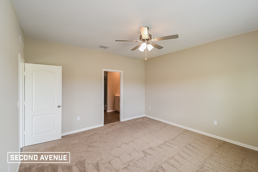 Building Photo - 447 Falcon Ridge Rd