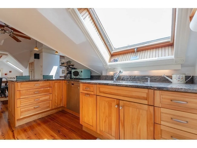 Building Photo - 35 Grandview Ave