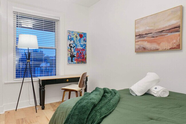 Building Photo - 618 W Patterson Ave