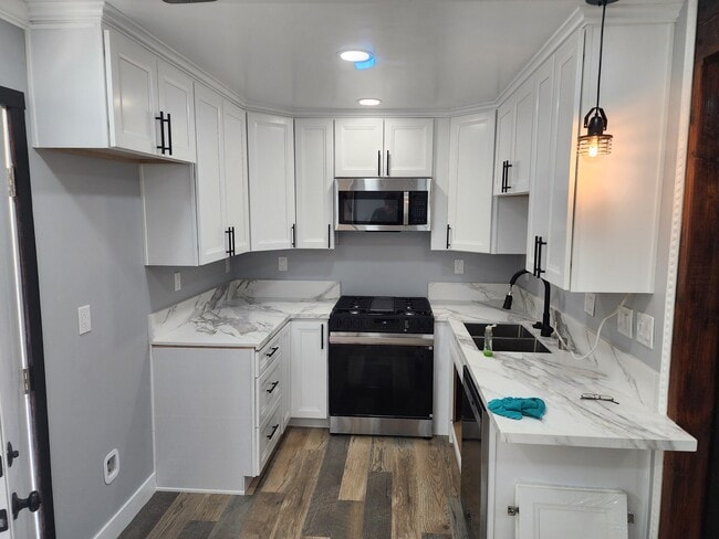 Building Photo - 3014 Clay Ave