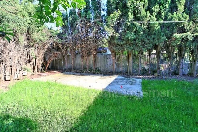 Building Photo - 3160 Watt Ave