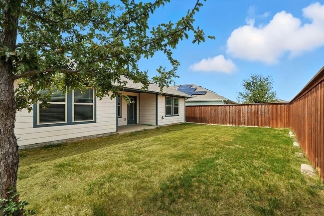 Building Photo - 11112 W Pond Dr