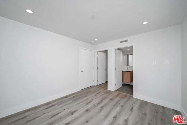Building Photo - 11524 Emelita St