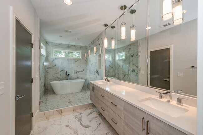 Building Photo - 3561 Blair Cir NE