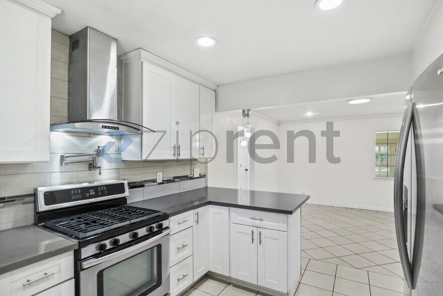 Building Photo - 3350 Denton Way