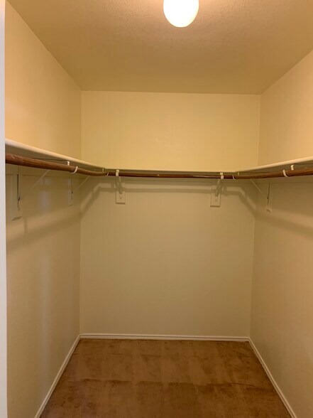 Building Photo - 4838 Orchard Ridge Dr