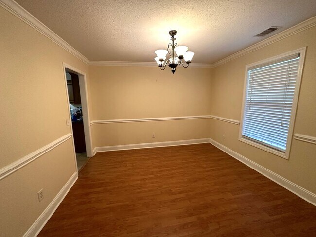 Building Photo - 789 Spence Dr