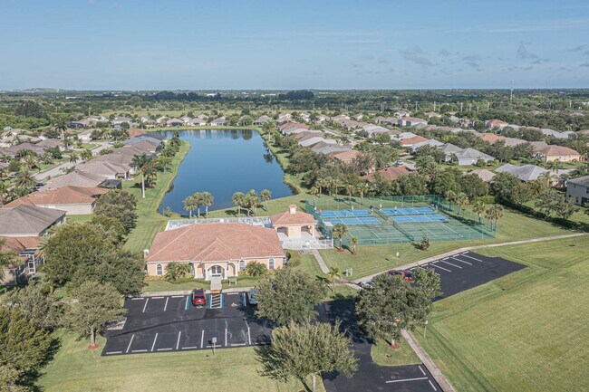 Building Photo - 603 Calamondin Way SW