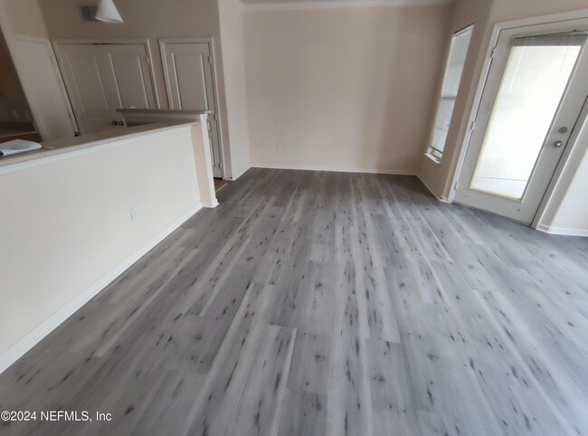 Building Photo - 8290 FL-211