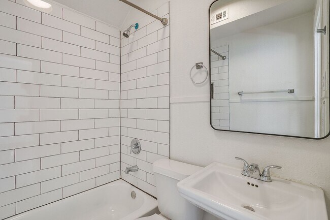 Building Photo - Large Newly Remodeled Home in Historic Fairmont- 4 Bedroom, 2 Bath- 76104