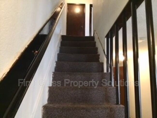 Building Photo - 3605 N Kelley Ave