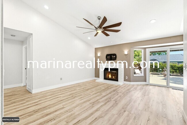 Building Photo - Home Sweet home-Beautiful remolded 3 bedroom 2 bathroom
