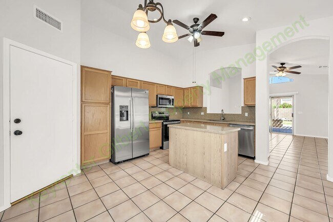 Building Photo - 1284 W Kingbird Dr