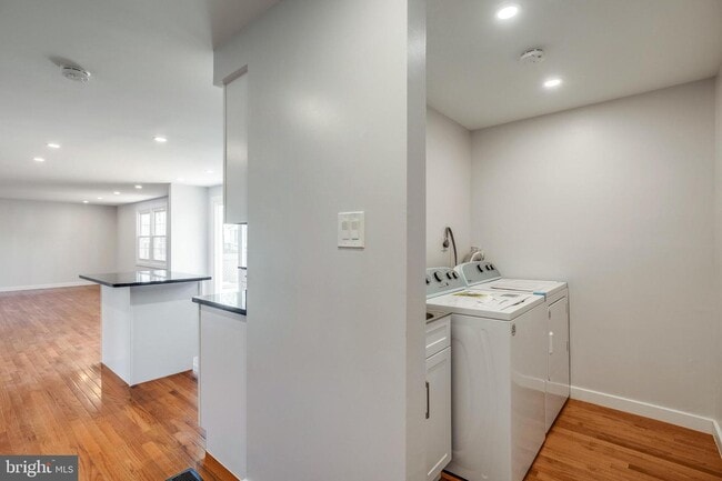 Building Photo - 9003 Fox Lair Dr