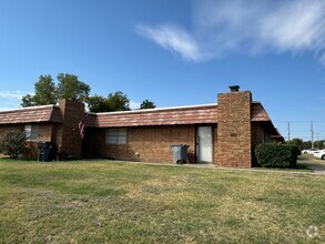 Building Photo - 6607 NW Denver Ave