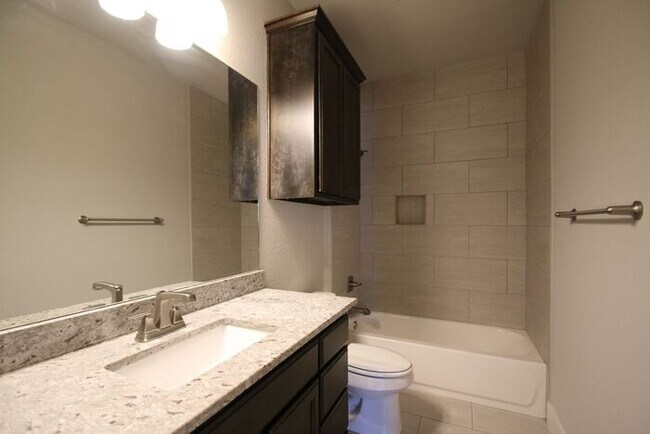 Building Photo - Move In Ready! – 3BD/2BA Azle Duplex | Granite Counters, Stainless Steel Appliances, Hardwood-Loo...