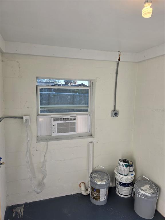 Building Photo - 430 80th Way