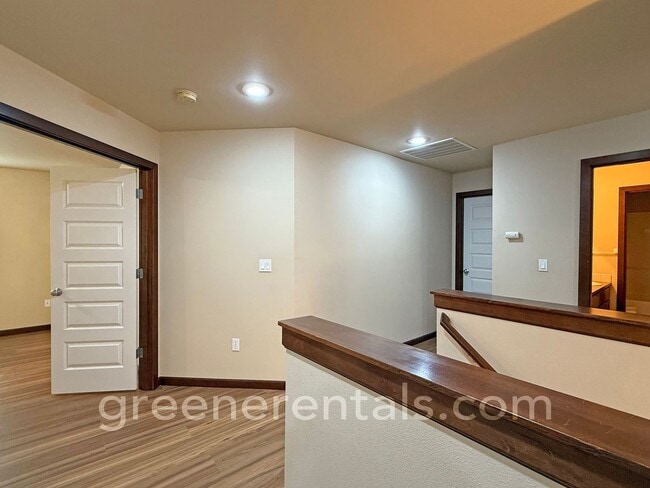 Building Photo - 4BR 2.5BA Home on Tumwater Hill