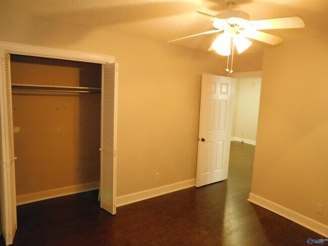 Building Photo - 2111 Epworth Dr NE
