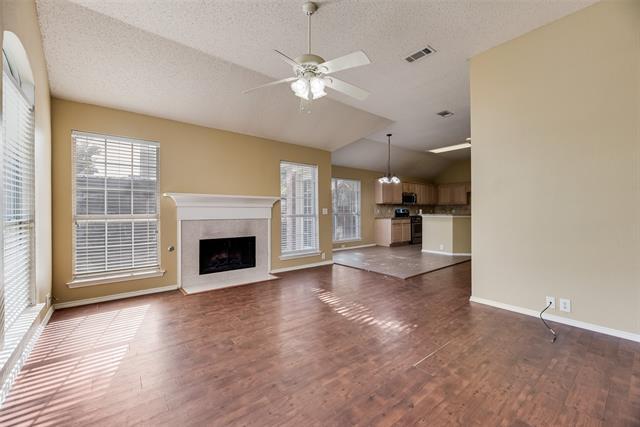 Building Photo - 10519 Camelot Dr