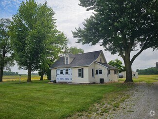 Building Photo - Country Living