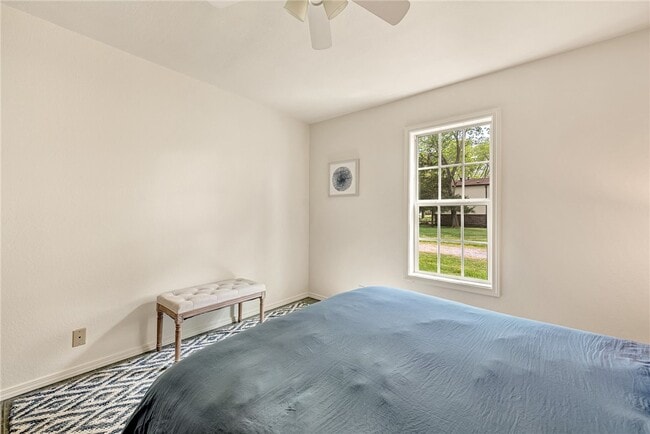 Building Photo - 801 NW C St