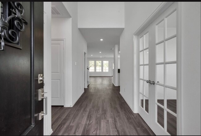 Building Photo - 19179 Pinewood Grove Trl