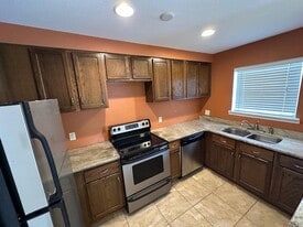 Building Photo - 408 E Virginia St