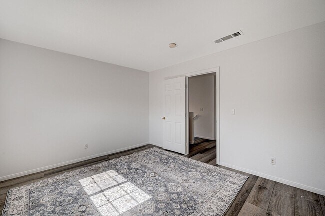 Building Photo - 3 BEDROOM + POOL IN DESIRABLE PECCOLE RANC...