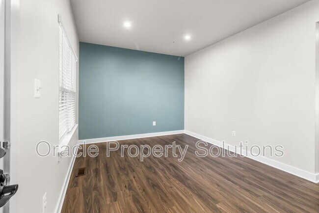 Building Photo - 2305 Wadlow Ln