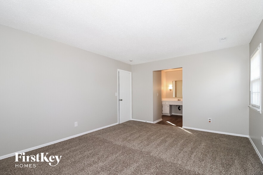 Building Photo - 1923 Greenstone Pl