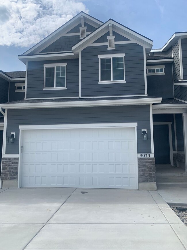 Primary Photo - 6 Brand New Townhomes