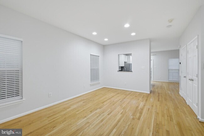 Building Photo - 45570 Trestle Terrace