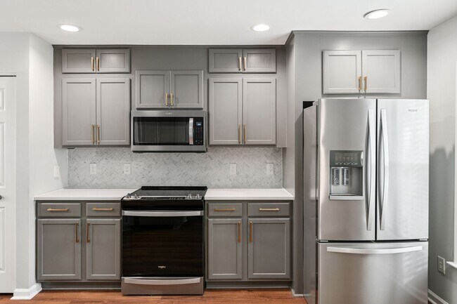 Building Photo - 3 bedroom townhome in Brier Creek- Availab...