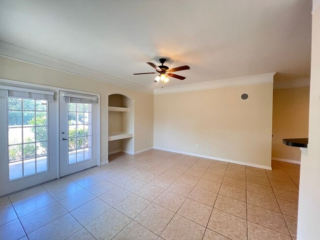 Building Photo - Great Condo for rent!