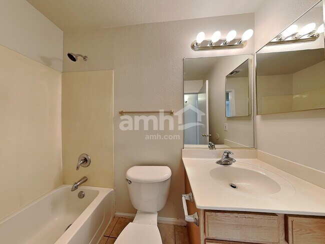 Building Photo - 11436 E Pronghorn Ave