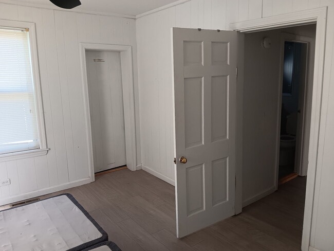 Building Photo - 9 Keyes St