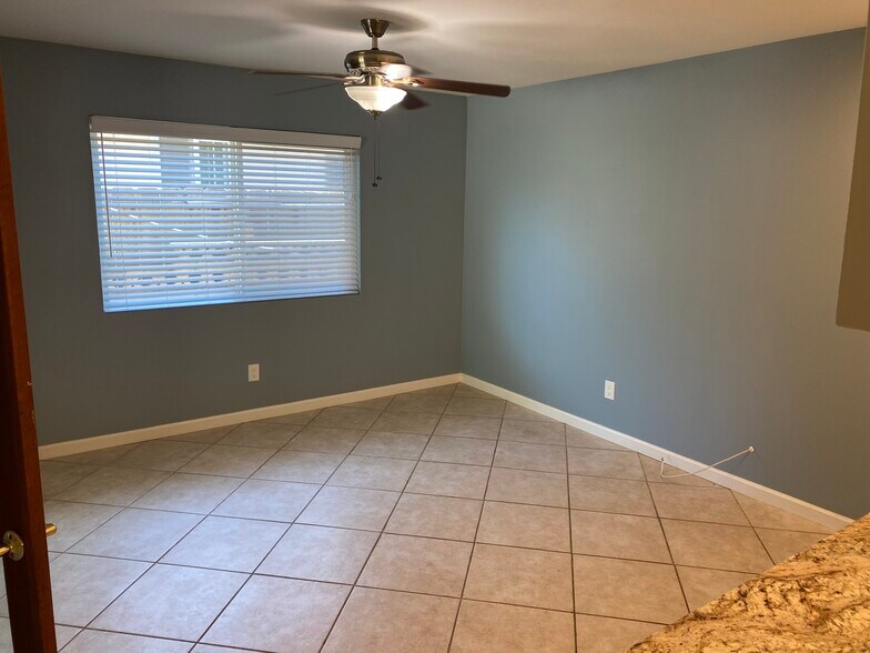 Building Photo - 4076 Mira Costa St