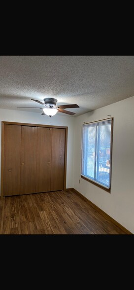 Dining area - 1575 11th Ave
