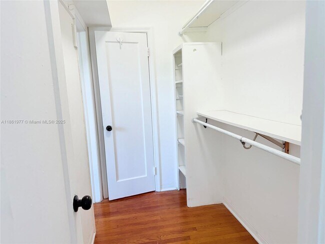Building Photo - 315 W 28th St