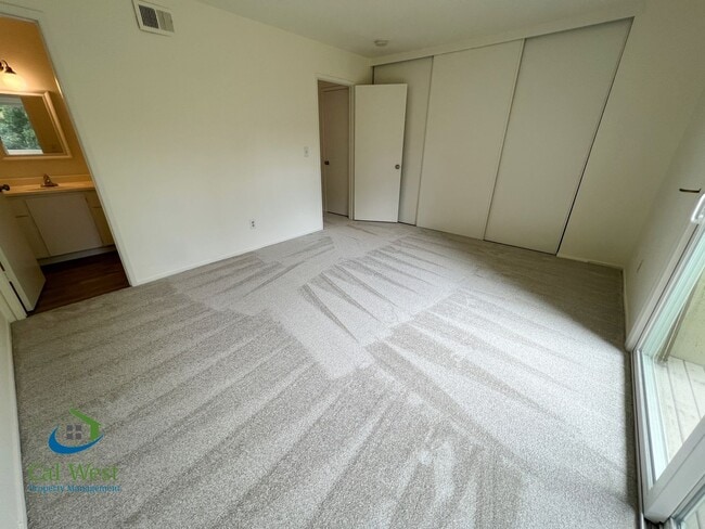 Building Photo - $4095-2 Bd/2.5 Ba Town home in Sunnyvale/Sunset Oaks Community