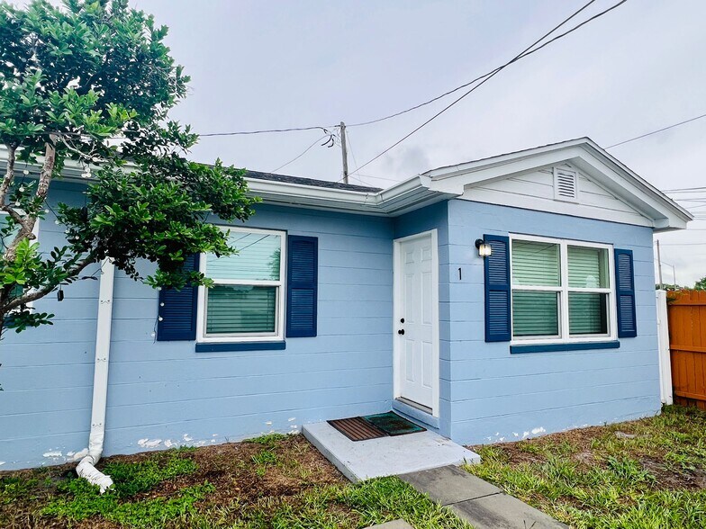 Building Photo - 401 S Mars Ave